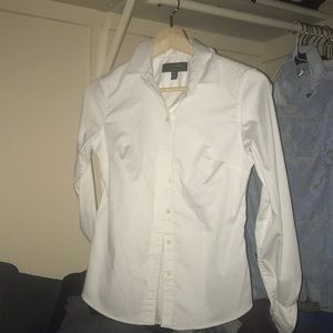 White button down shirt, tailored fit